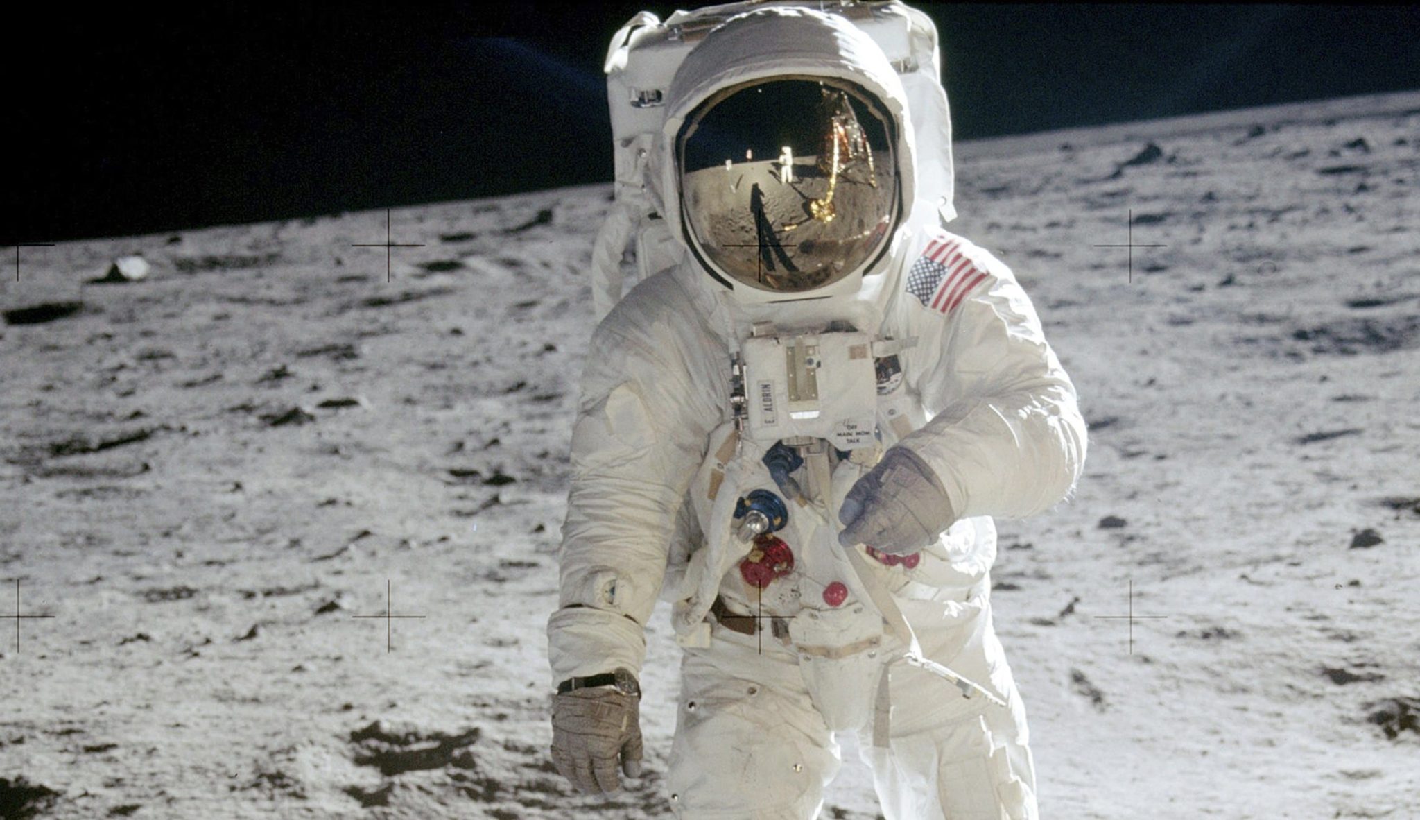 Man landed on the moon. Апполо 11 на Луне.